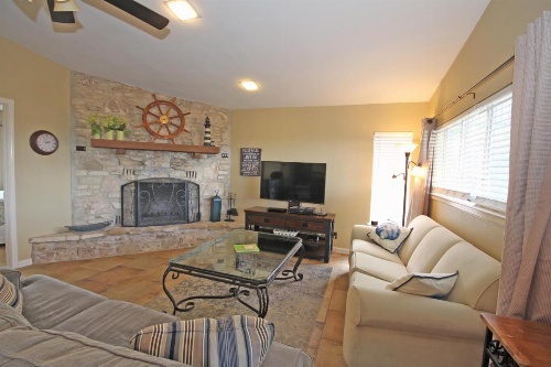 Lakepoint Lookout Home image 8